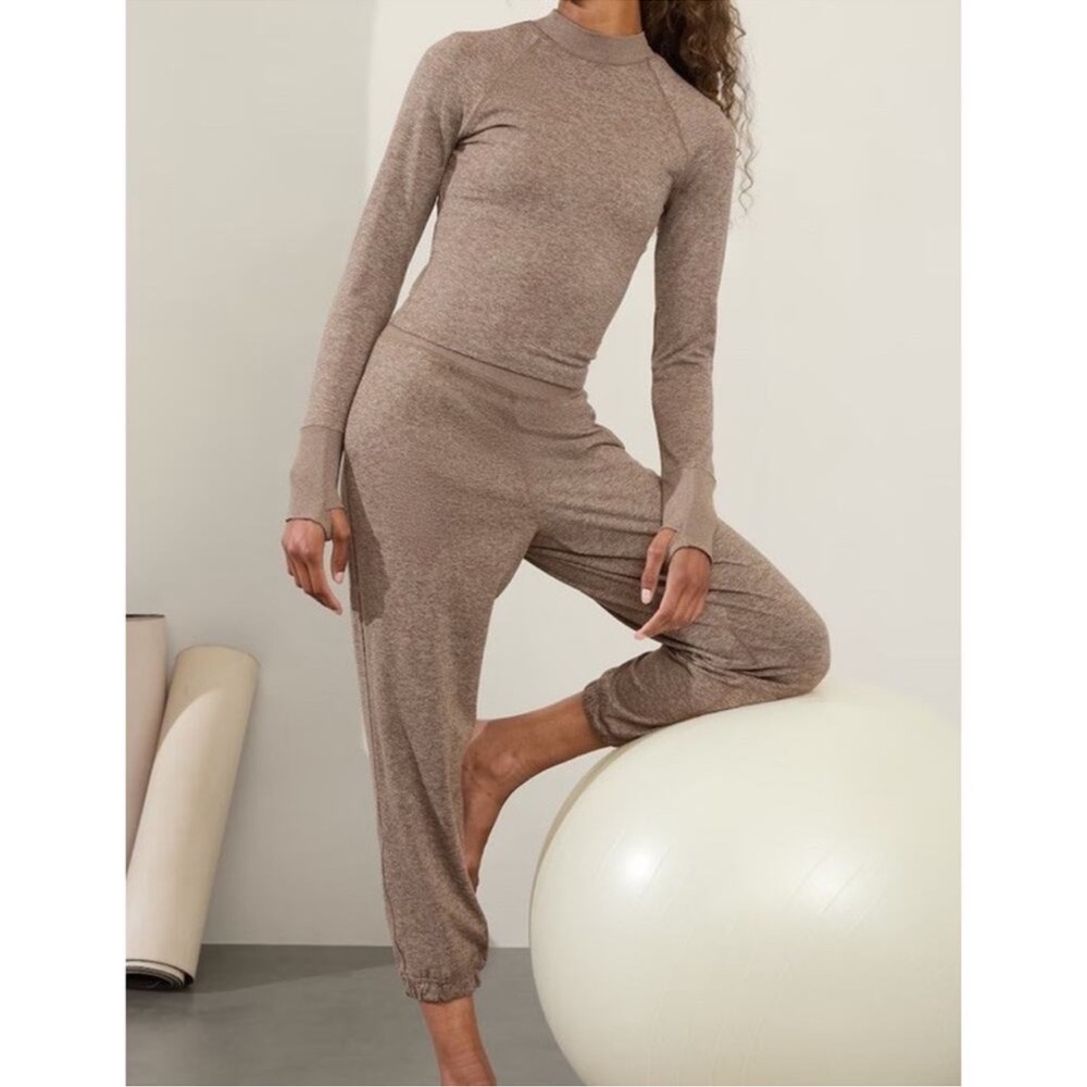 EUC Athleta Softluxe Top & Joggers Matching Set Dovetail Heather Size M